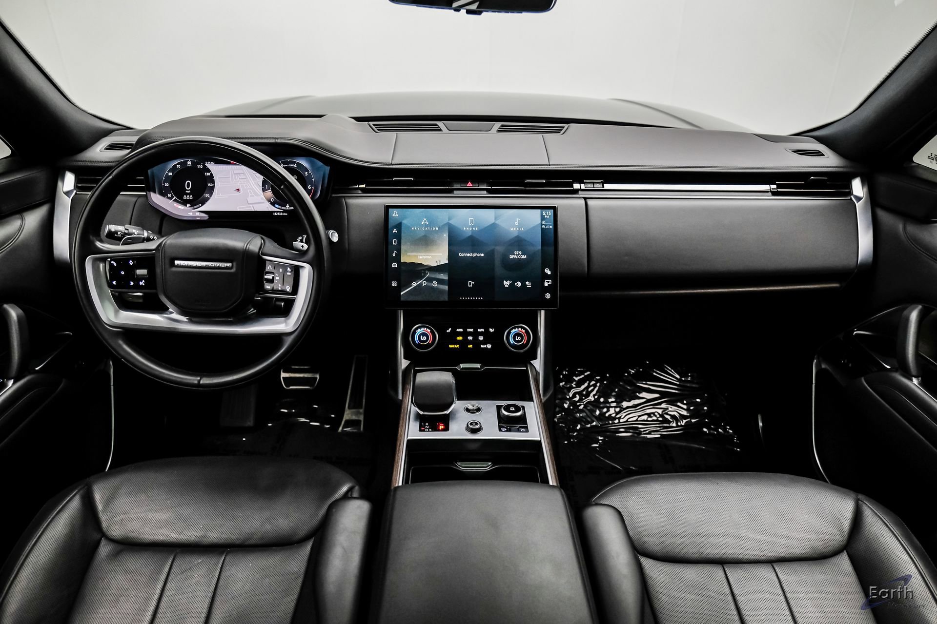 Used 2023 Land Rover Range Rover SE image 32