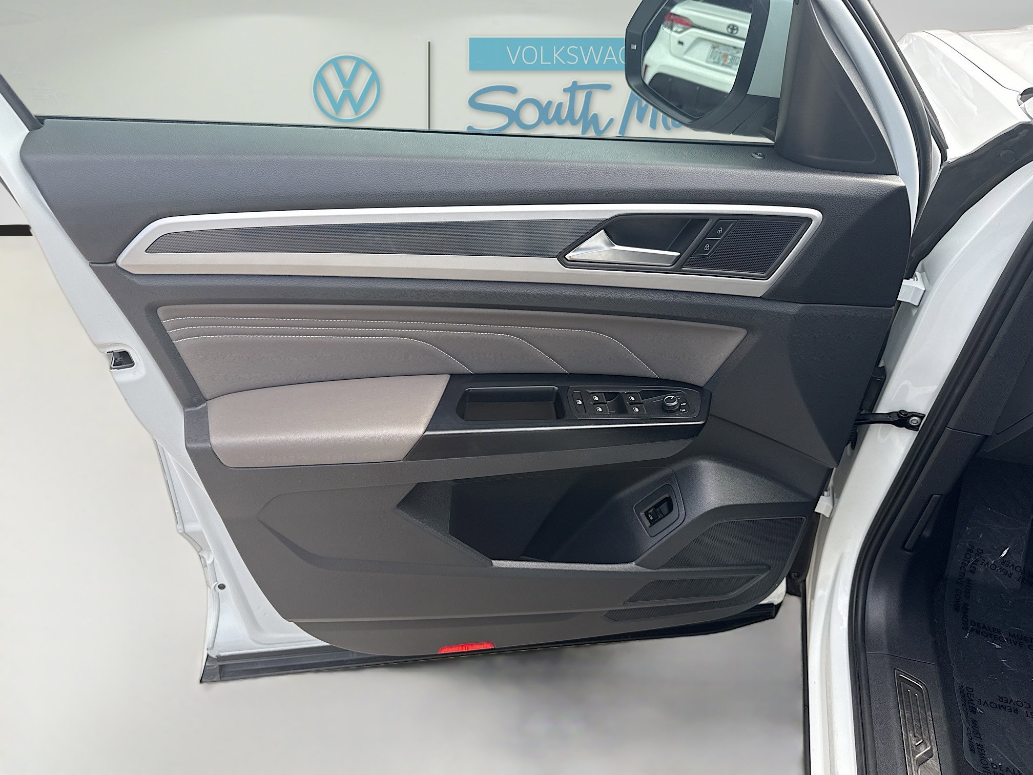 Used 2021 Volkswagen Atlas Cross Sport SE w/ Panoramic Sunroof Package FWD image 19