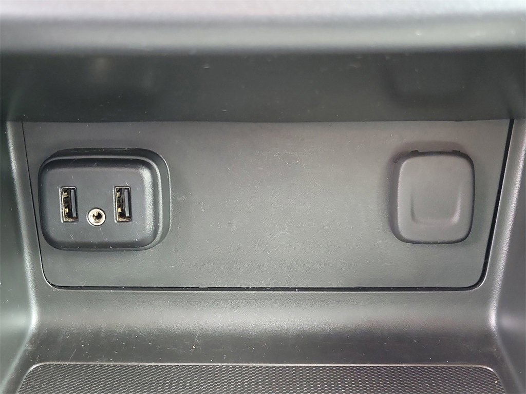 Used 2022 Chevrolet Colorado LT image 31