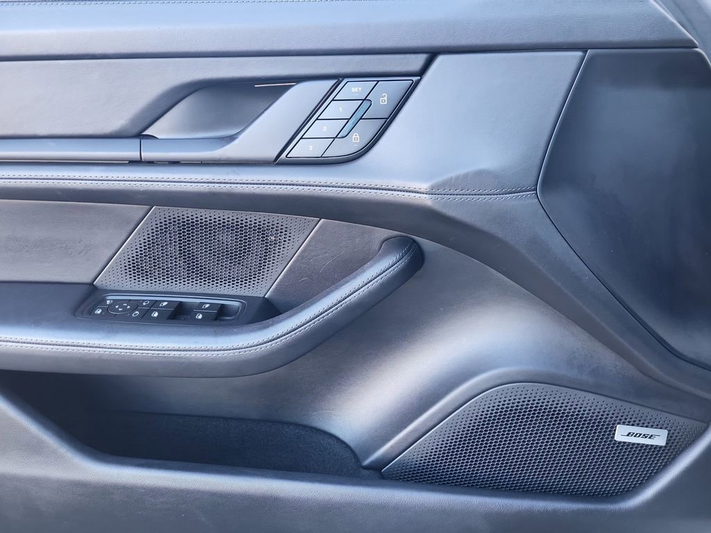 Used 2022 Porsche Taycan 4S image 10