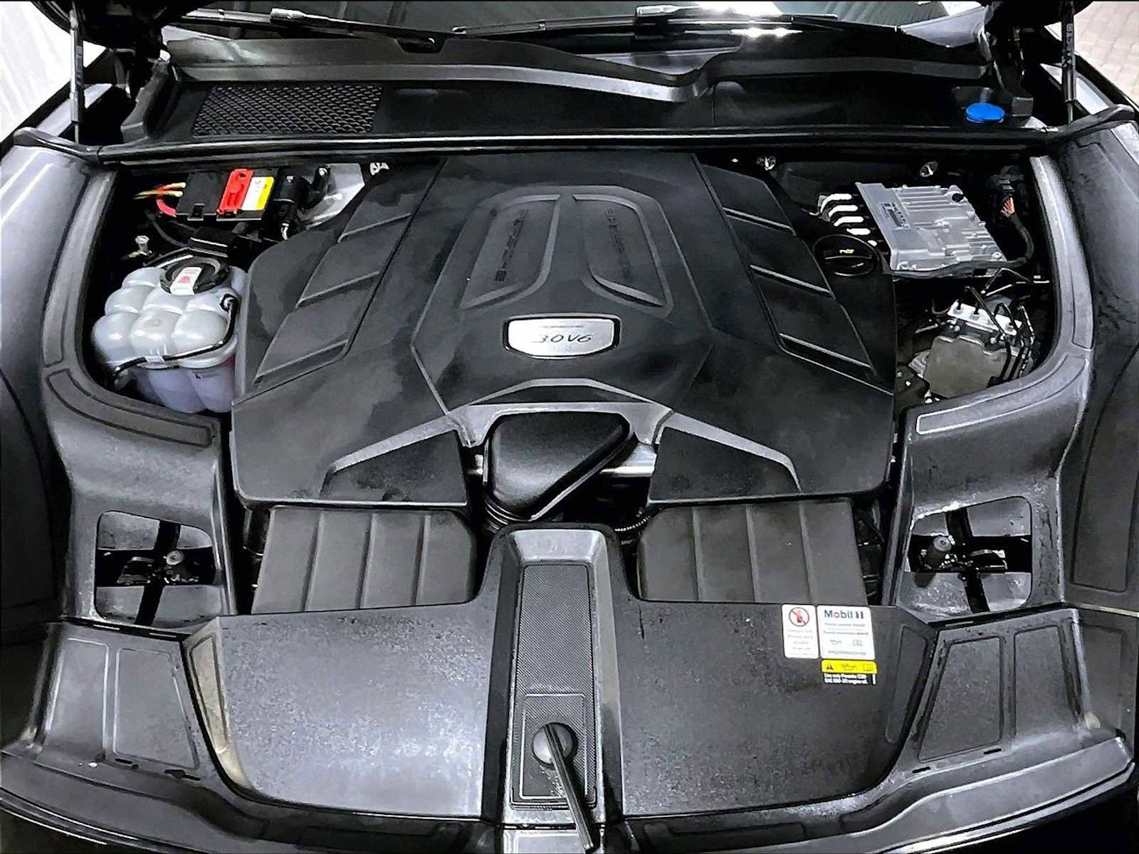 Used 2022 Porsche Cayenne image 37