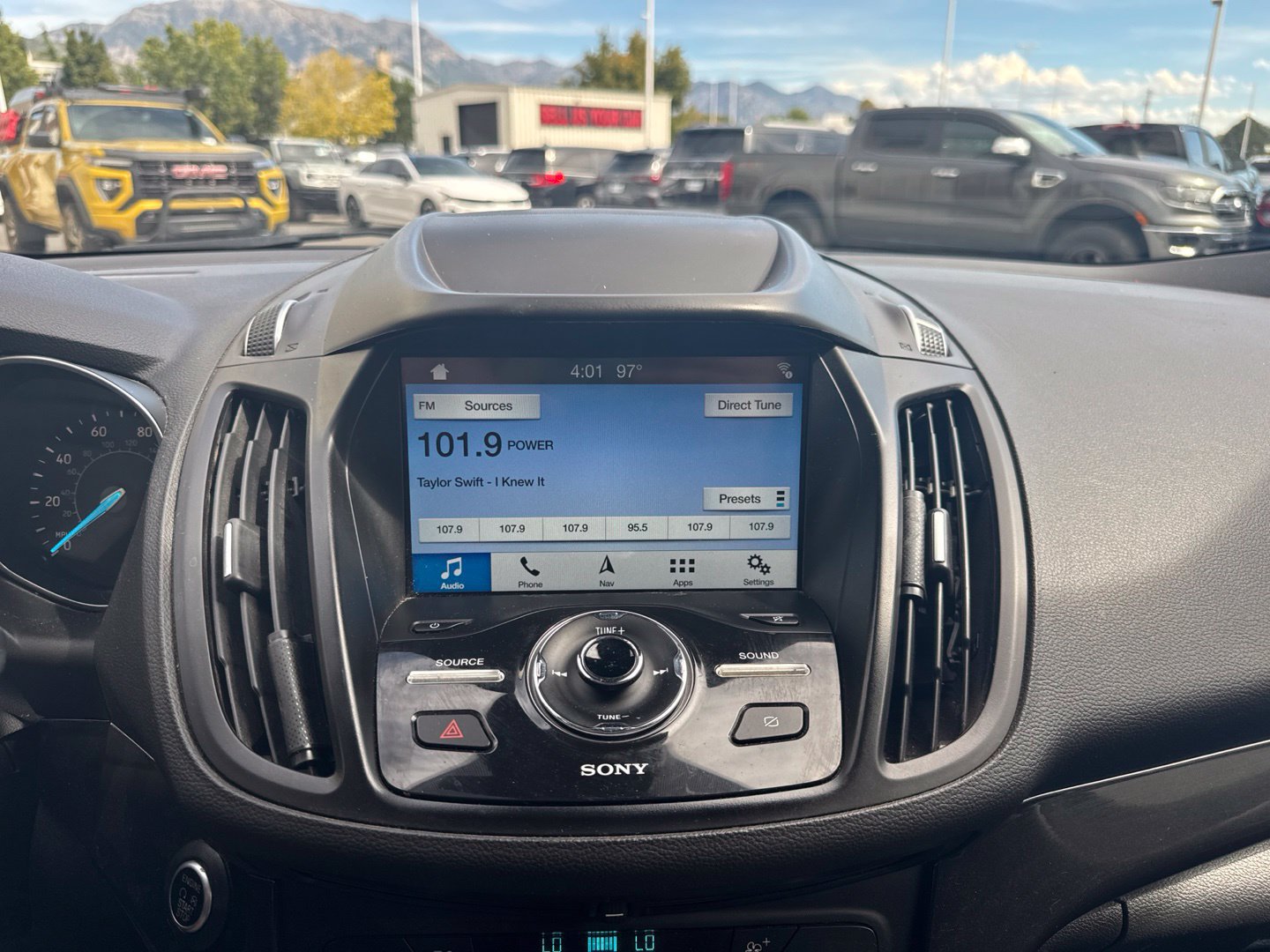 Used 2019 Ford Escape Titanium AWD/4WD image 24
