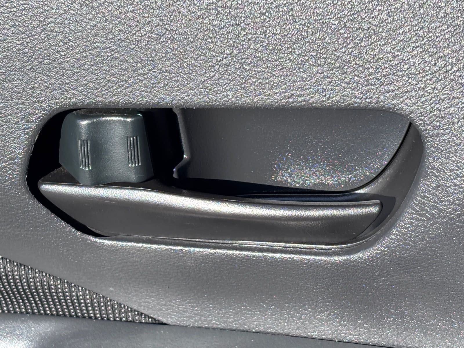 Used 2024 Nissan Kicks S FWD image 17