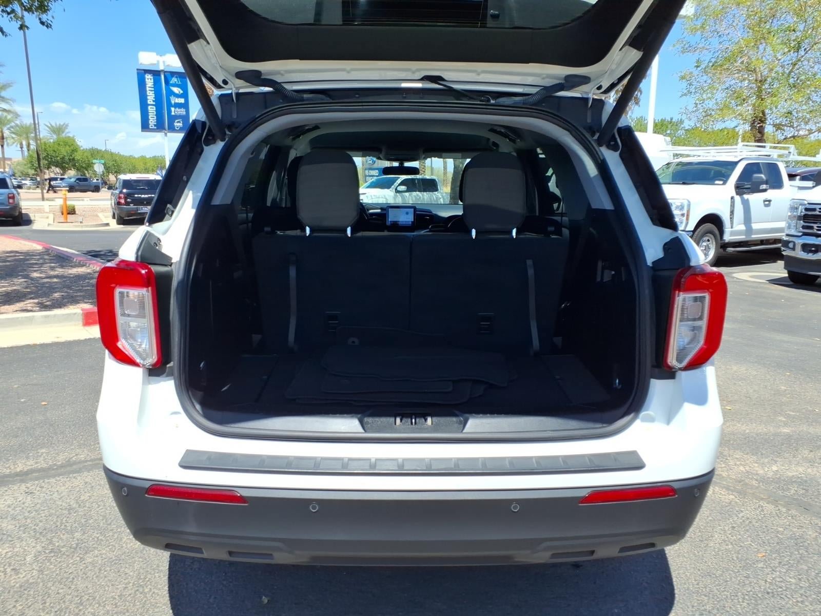Certified 2023 Ford Explorer XLT RWD image 17