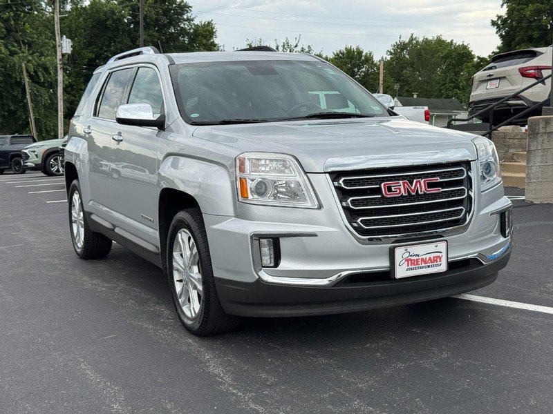 Used 2017 GMC Terrain SLT w/ Driver Alert Package I FWD image 2