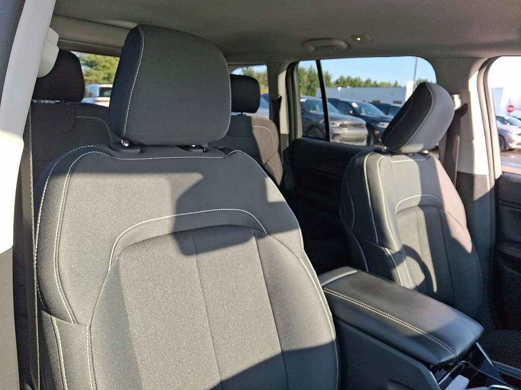 Certified 2023 Jeep Grand Cherokee Laredo image 13