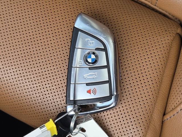 Used 2020 BMW X7 xDrive40i w/ M Sport Package AWD/4WD image 42