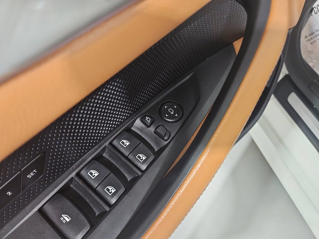 Used 2024 BMW 430i Convertible RWD image 12