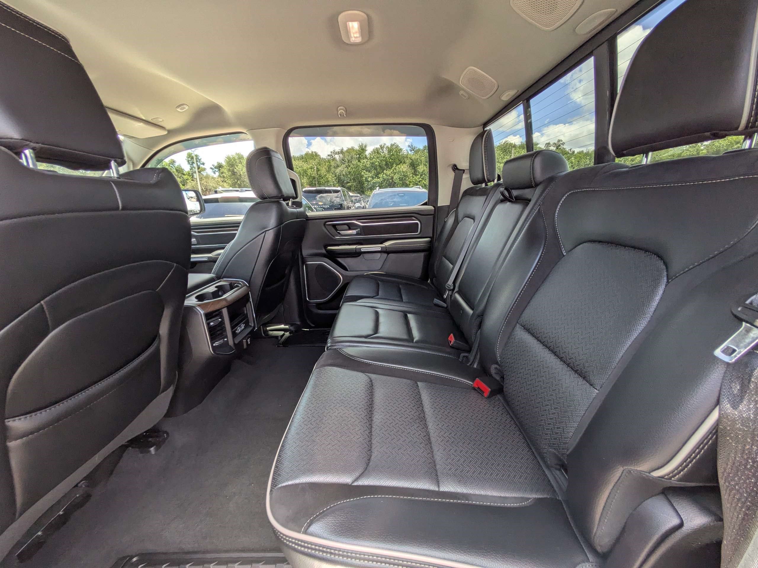 Used 2022 RAM 1500 Laramie AWD/4WD image 12