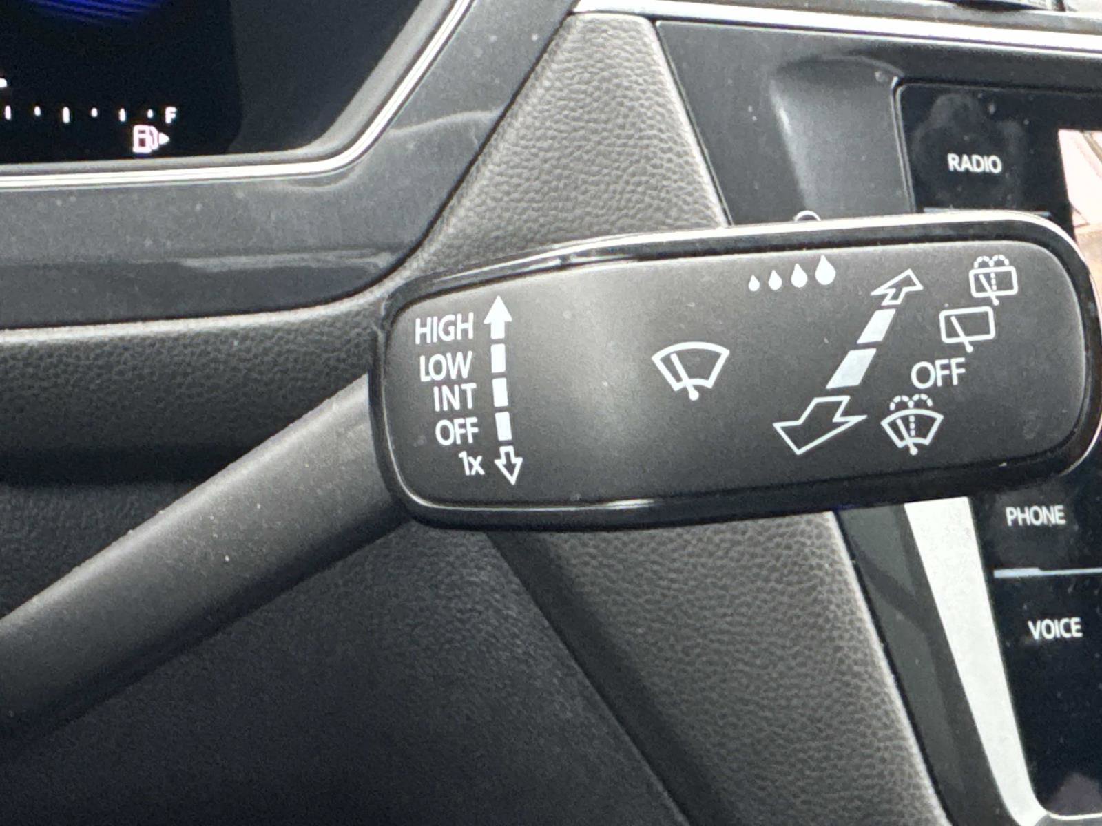 Certified 2023 Volkswagen Tiguan SE R-Line image 28