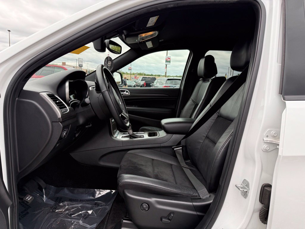 Used 2018 Jeep Grand Cherokee Altitude RWD image 37