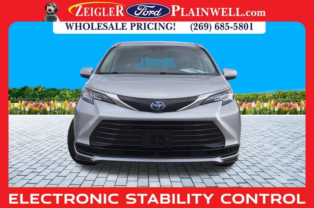 Used 2021 Toyota Sienna LE image 8