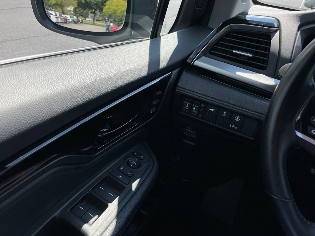Certified 2024 Honda Odyssey Touring image 23