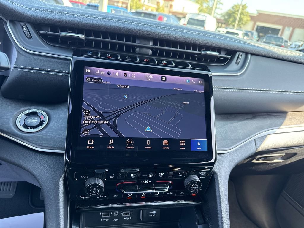 New 2025 Jeep Grand Cherokee Limited 4xe image 24