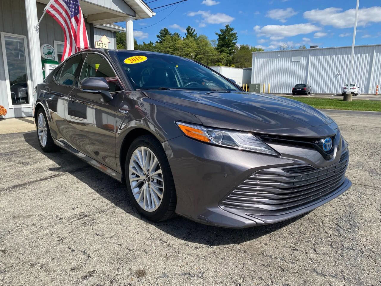 Used 2018 Toyota Camry XLE image 9