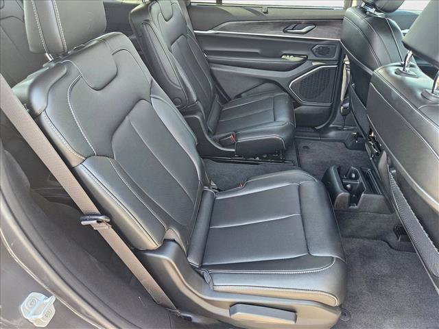 New 2024 Jeep Grand Cherokee L Limited w/ Luxury Tech Group II AWD/4WD image 16