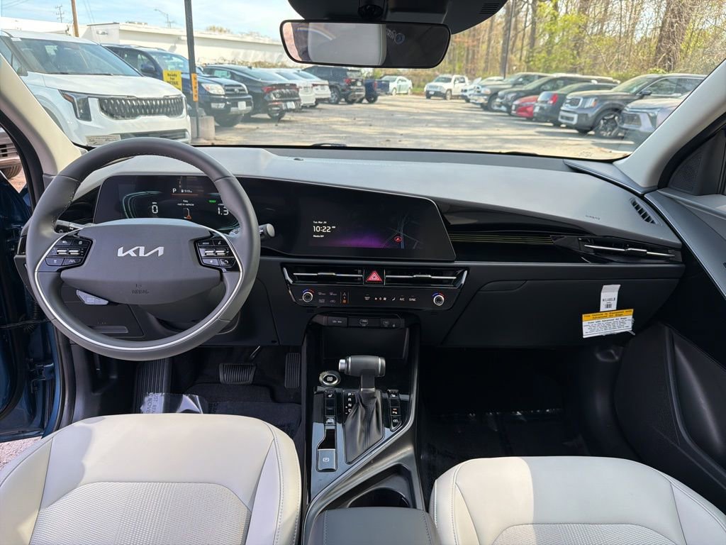 Certified 2025 Kia Niro EX image 20