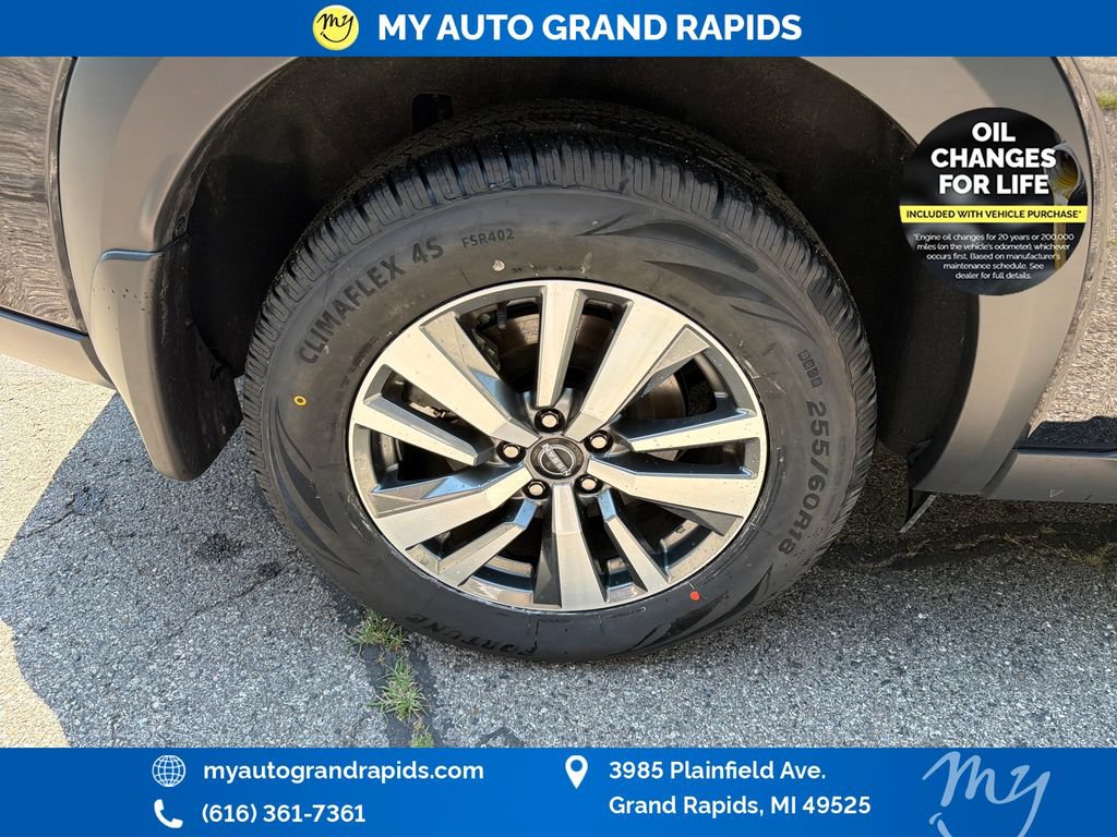 Used 2025 Nissan Pathfinder SL AWD/4WD image 33