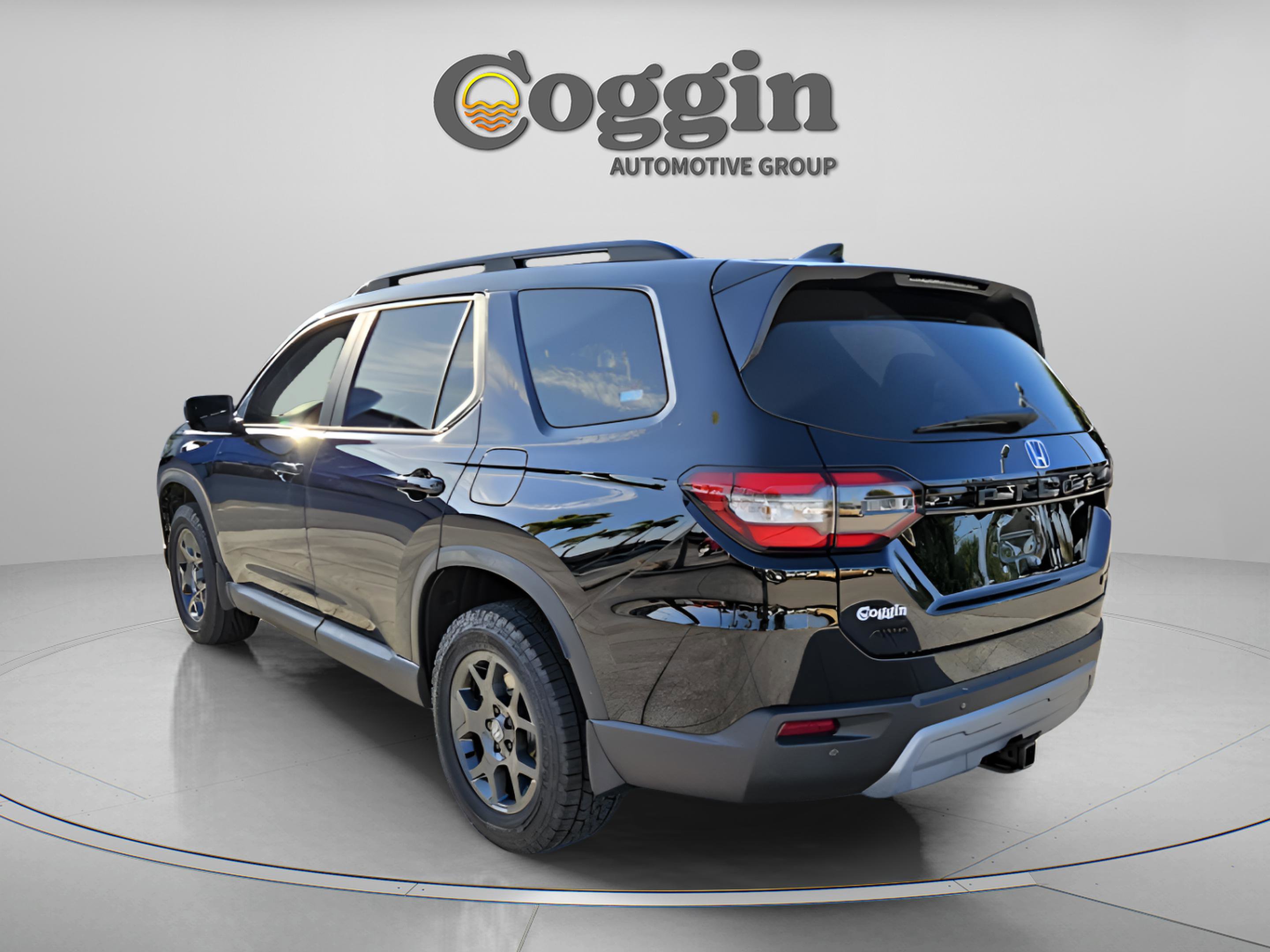 New 2025 Honda Pilot TrailSport image 3