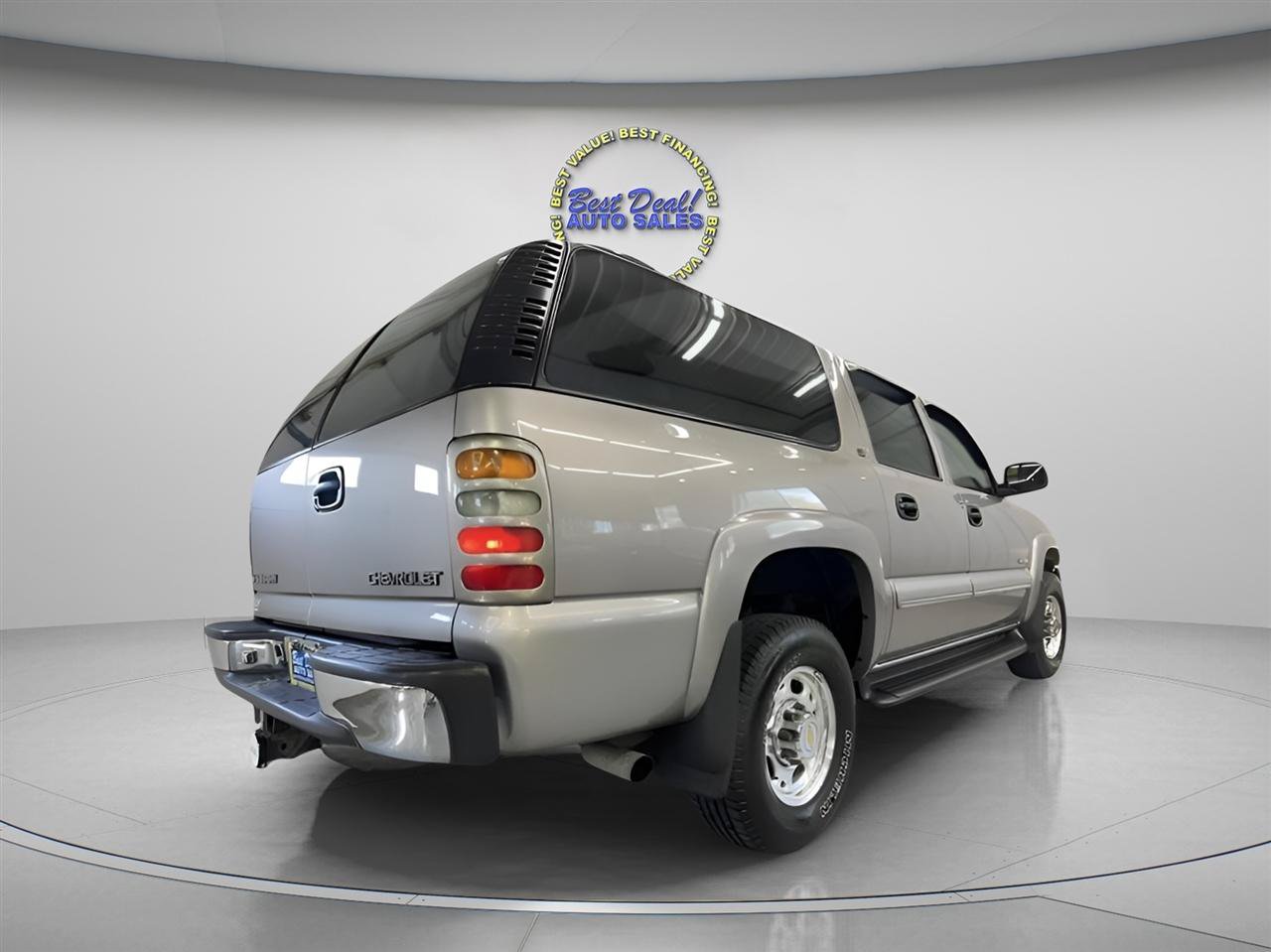 Used 2000 Chevrolet Suburban 2500 LS w/ LS Preferred Equipment Group AWD/4WD image 5