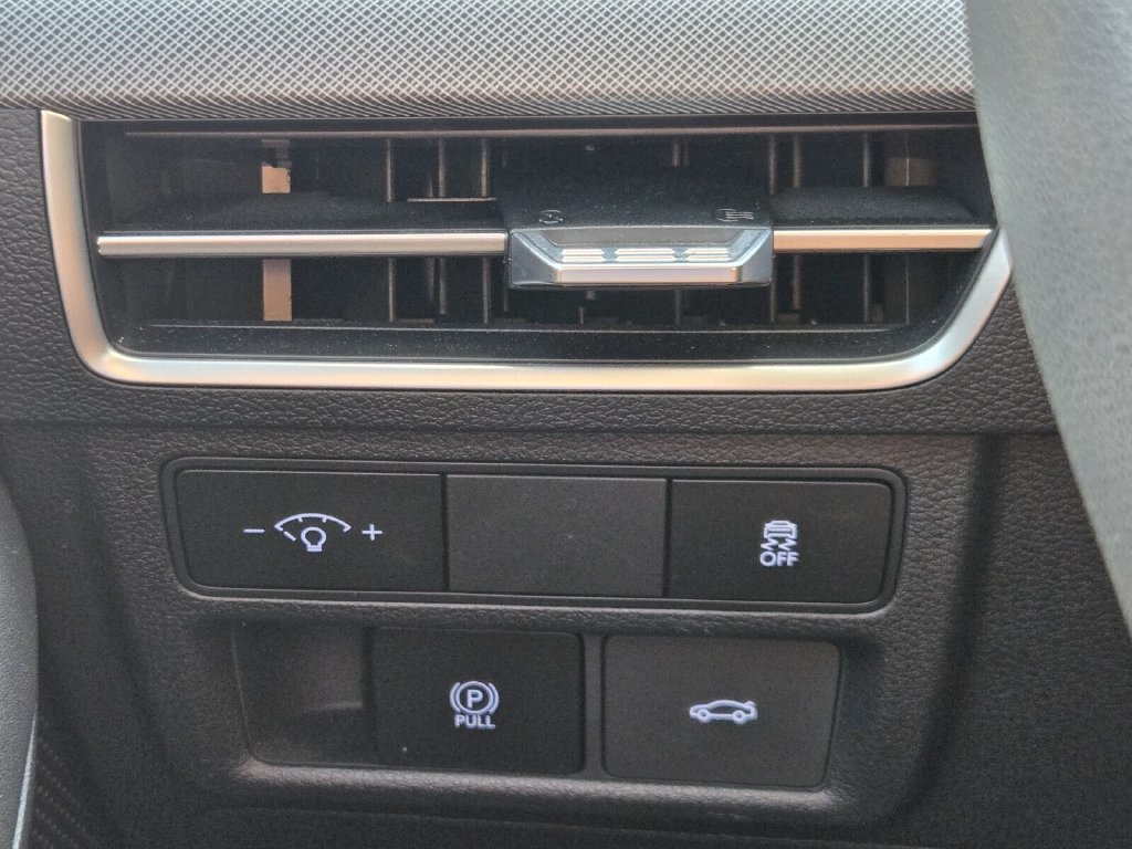 Certified 2025 Hyundai Sonata SEL AWD/4WD image 27