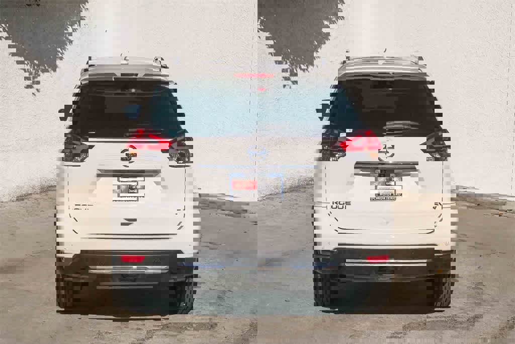 Used 2020 Nissan Rogue SV w/ Premium Package image 8