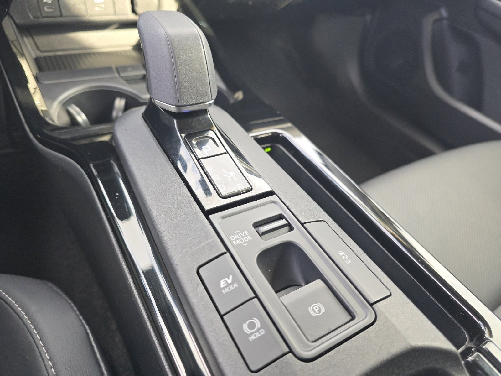 Used 2023 Toyota Prius XLE image 36