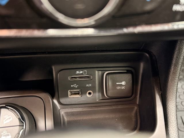 Used 2015 Jeep Cherokee Trailhawk w/ Comfort/Convenience Group image 33