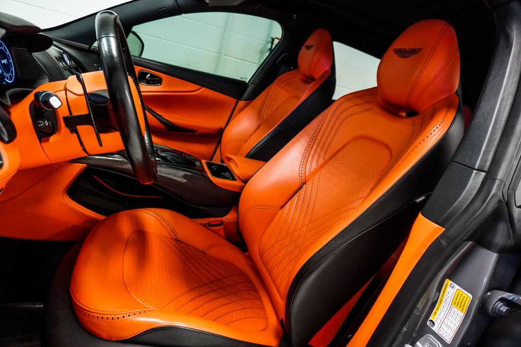Used 2021 Aston Martin DBX AWD/4WD image 6