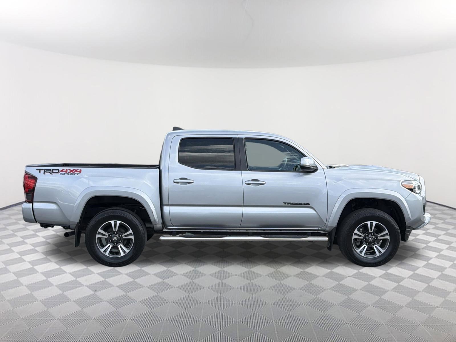 Used 2019 Toyota Tacoma TRD Sport image 18