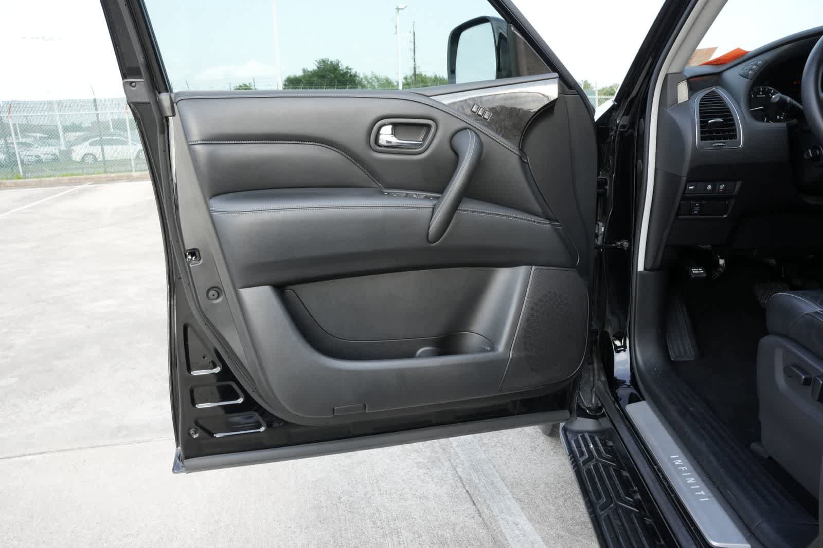 Used 2023 INFINITI QX80 Luxe w/ Cargo Package RWD image 18