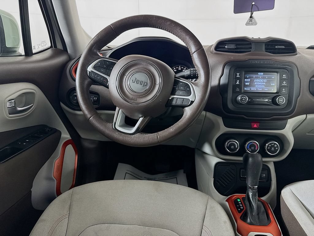 Used 2017 Jeep Renegade Latitude FWD image 25