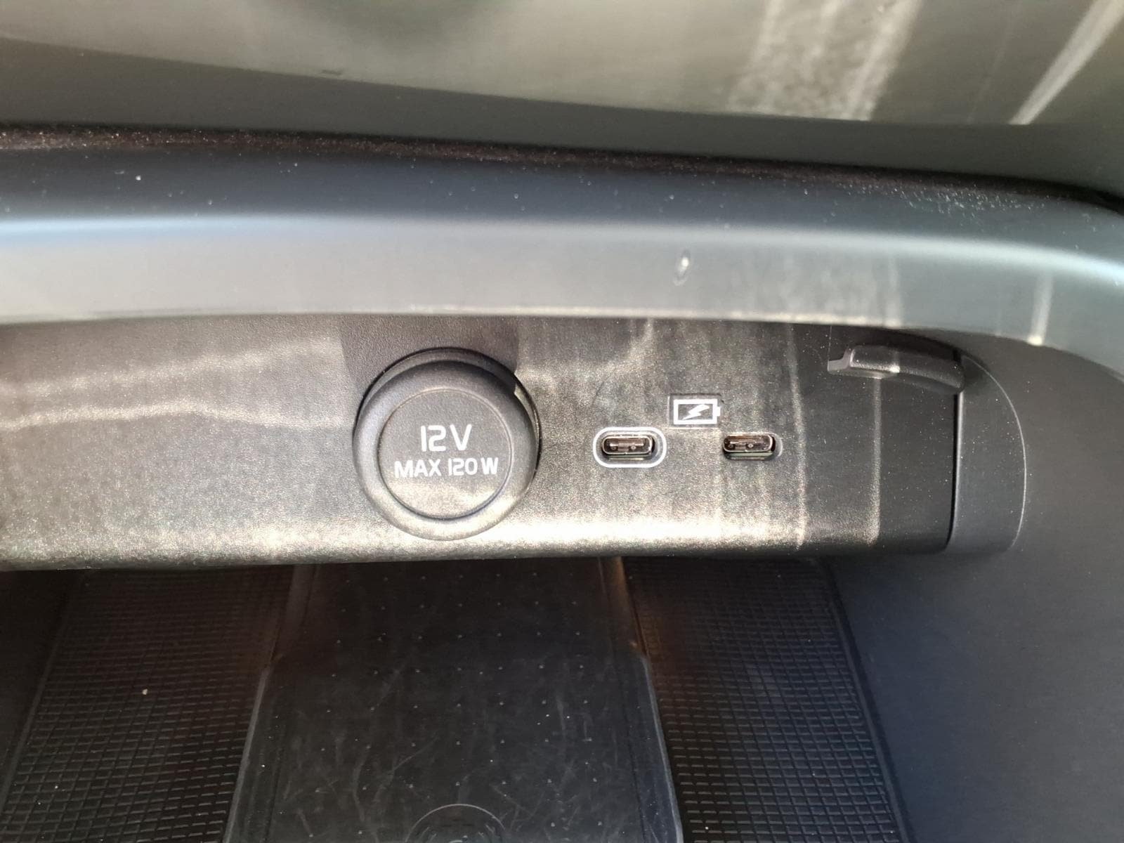 Certified 2023 Volvo C40 P8 Recharge Ultimate AWD/4WD image 14