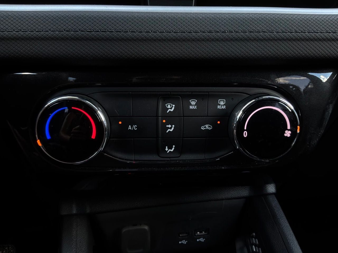 Used 2025 Chevrolet TrailBlazer LT FWD image 25