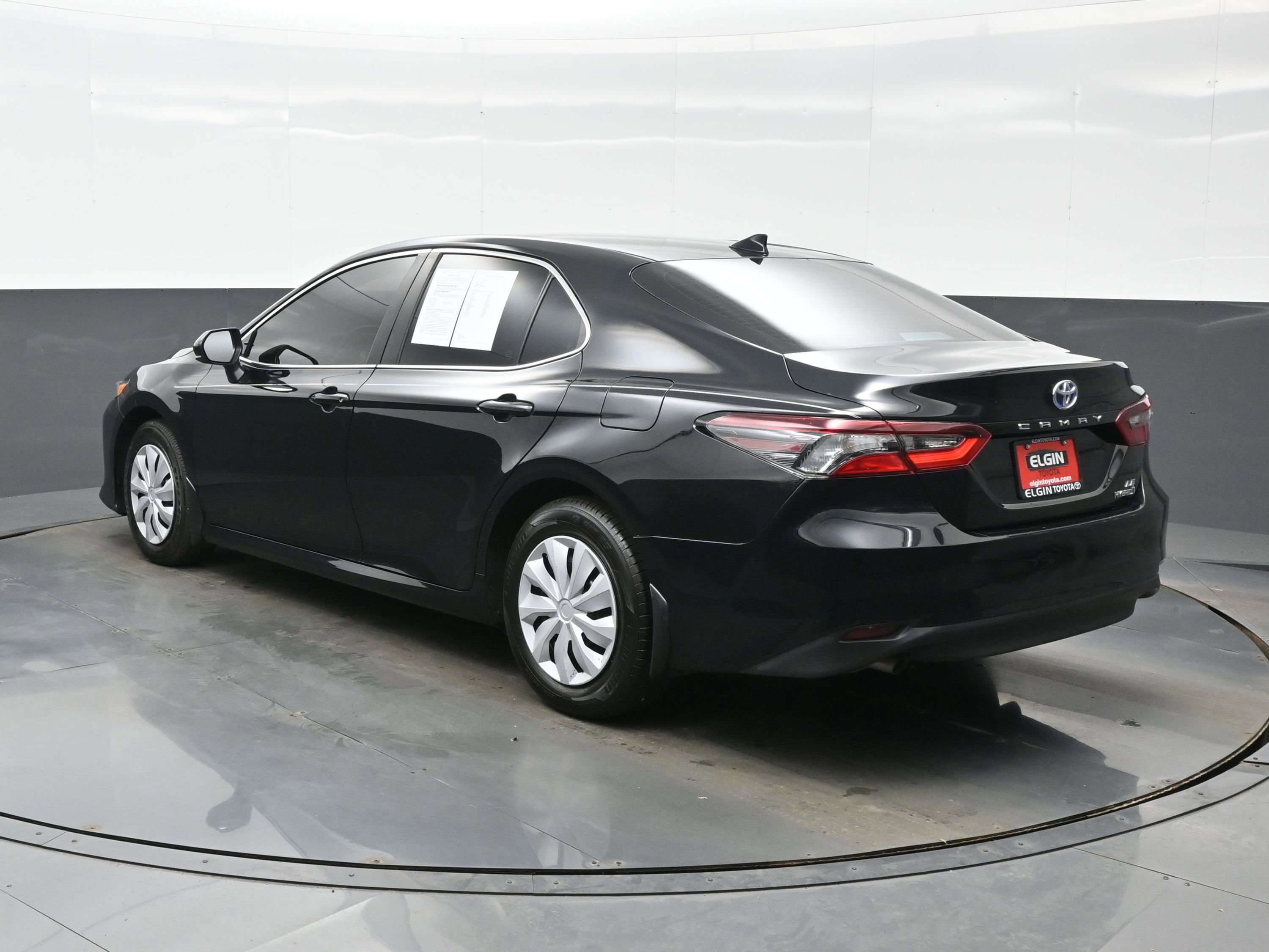 Used 2023 Toyota Camry LE image 4