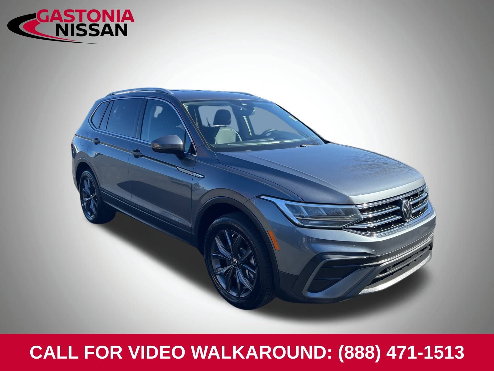 Used 2023 Volkswagen Tiguan SE image 1