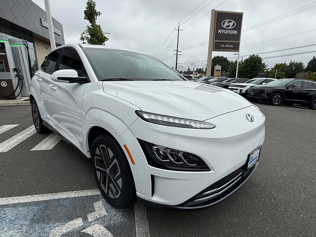 Certified 2023 Hyundai Kona Limited FWD image 7