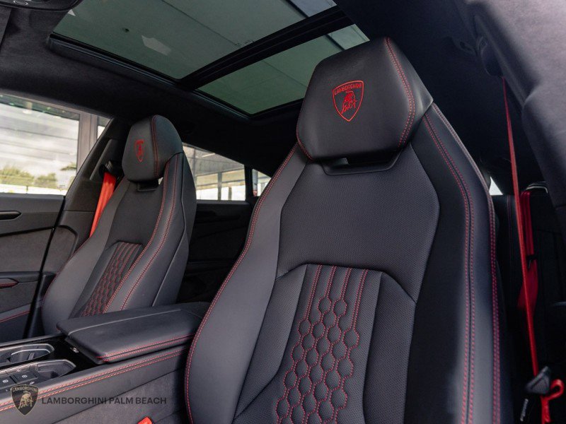 Used 2025 Lamborghini Urus SE image 22