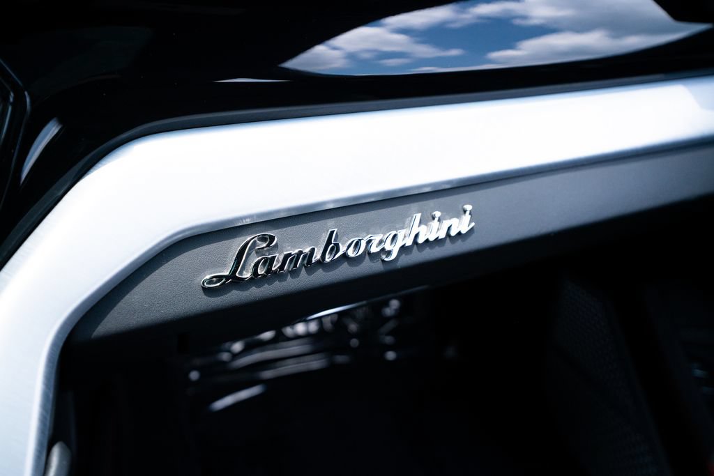 Used 2021 Lamborghini Urus AWD/4WD image 48
