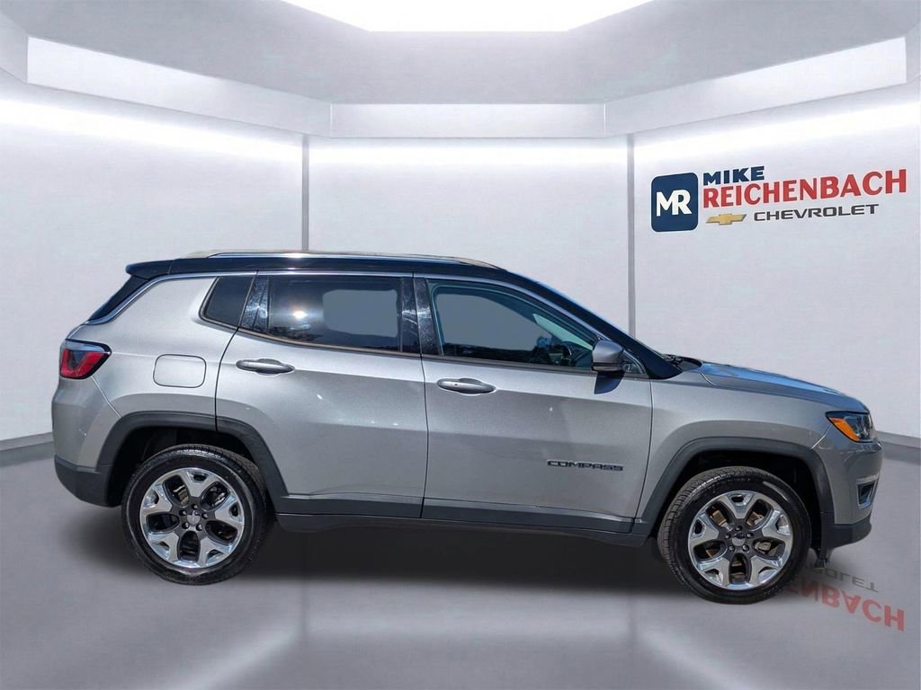 Used 2018 Jeep Compass Limited w/ Navigation Group AWD/4WD image 3