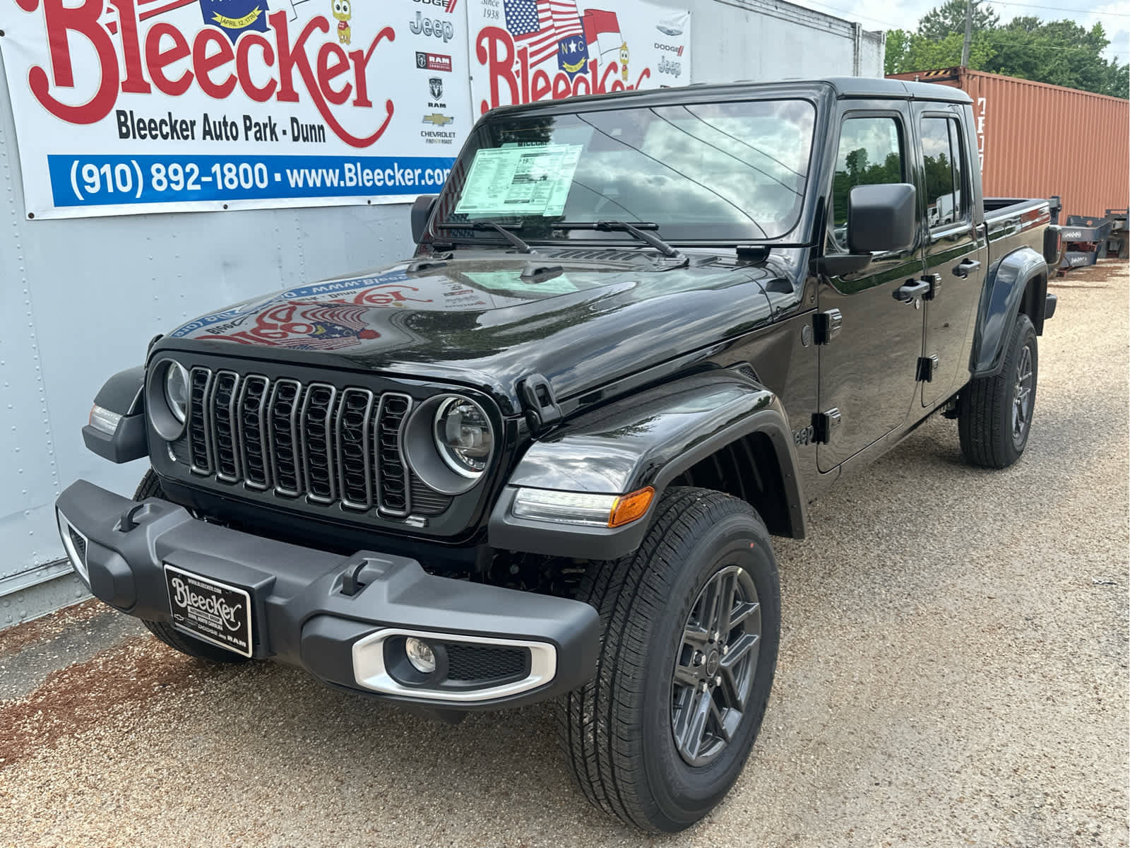 New 2025 Jeep Gladiator Sport image 6