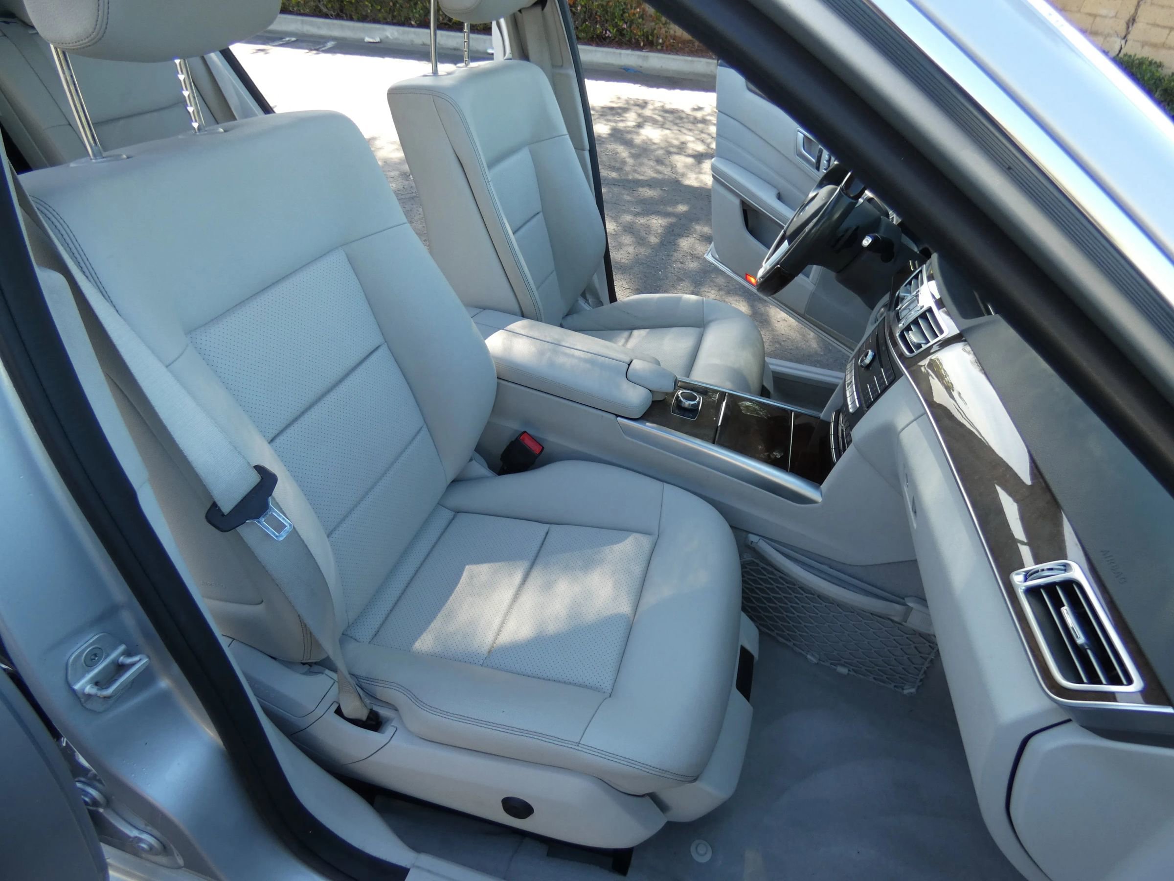 Used 2016 Mercedes-Benz E 350 Sedan w/ Premium Package image 25