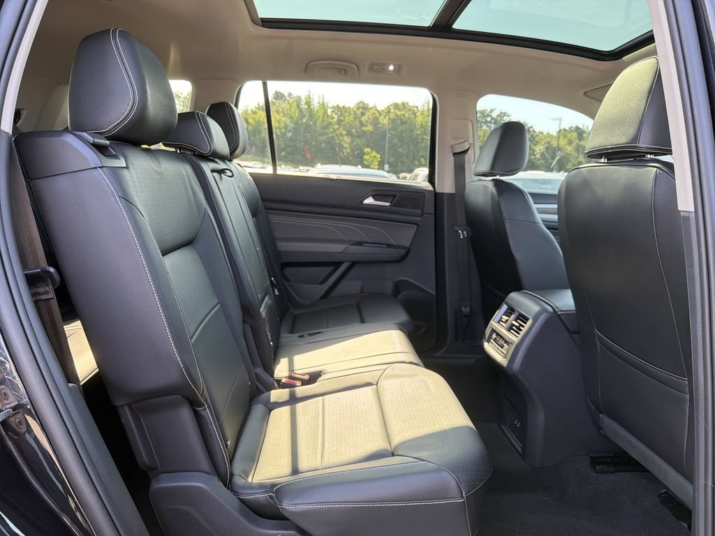 Used 2023 Volkswagen Atlas SE w/ Panoramic Sunroof Package FWD image 18