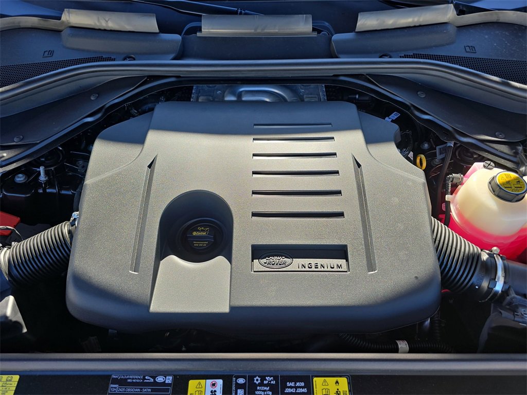 New 2026 Land Rover Range Rover SE image 32