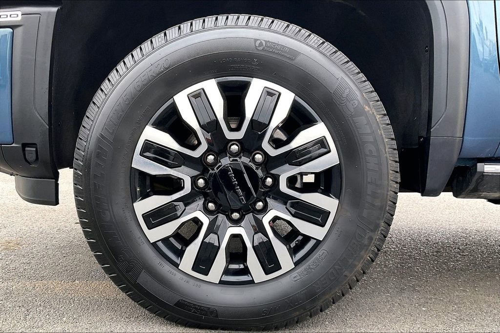 Used 2024 GMC Sierra 3500 Denali Ultimate AWD/4WD image 36