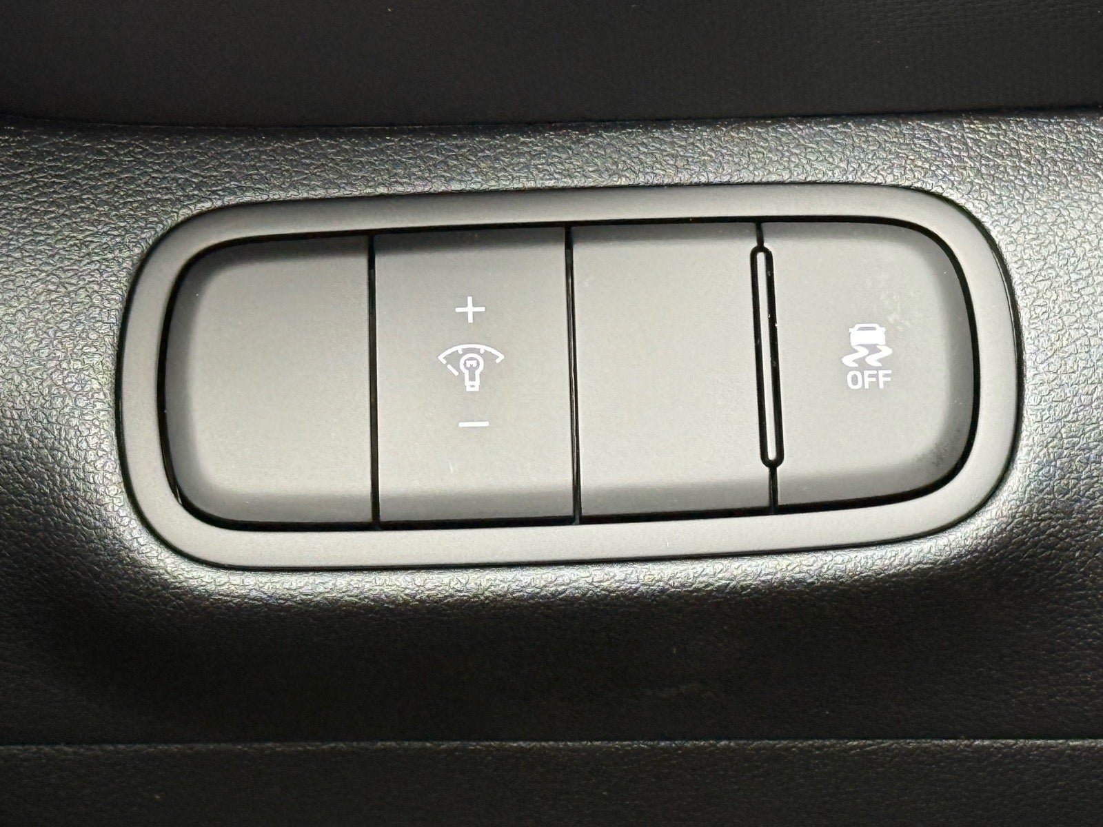 New 2026 Hyundai Venue SEL FWD image 16