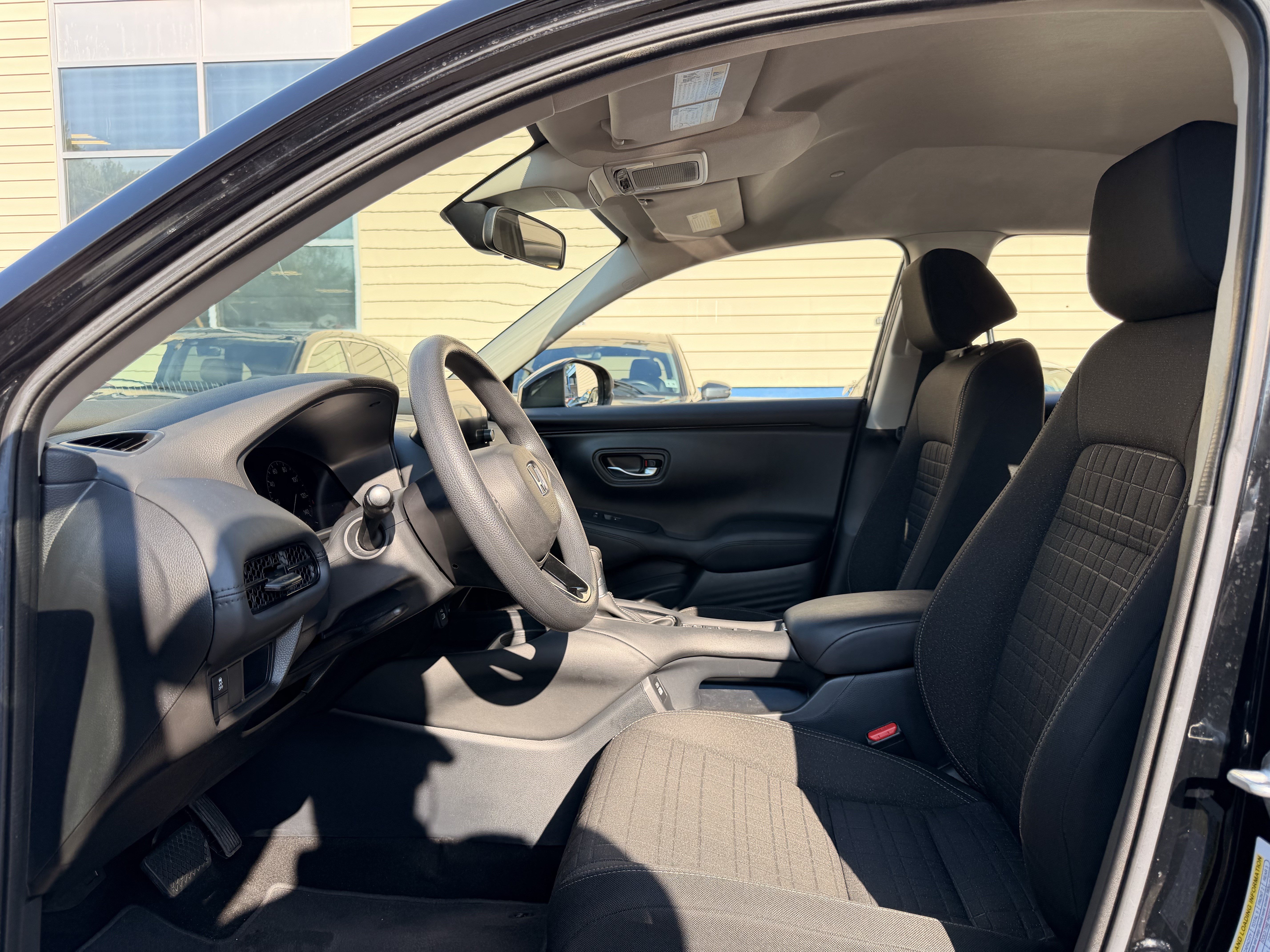 Used 2023 Honda HR-V LX image 14