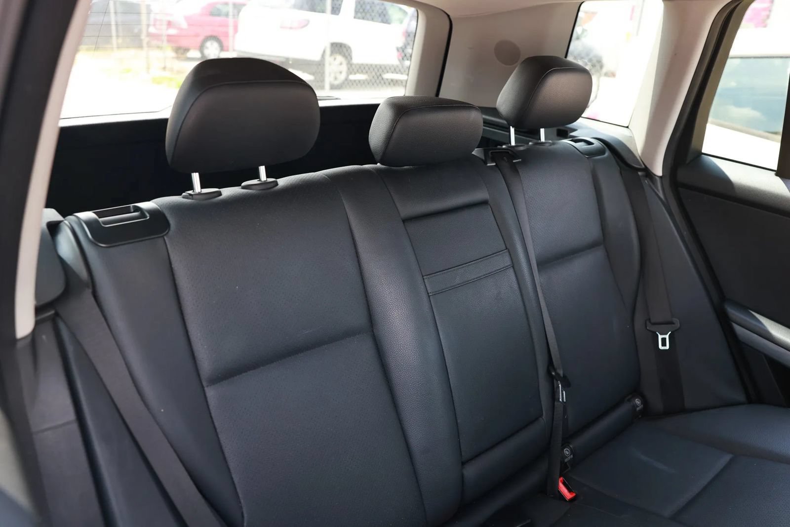 Used 2011 Mercedes-Benz GLK 350 2WD image 23