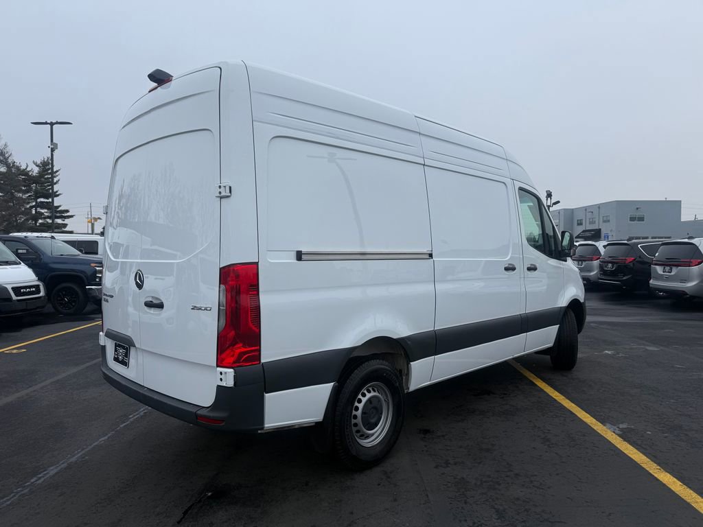Used 2024 Mercedes-Benz Sprinter 2500 w/ Acoustic Package image 13