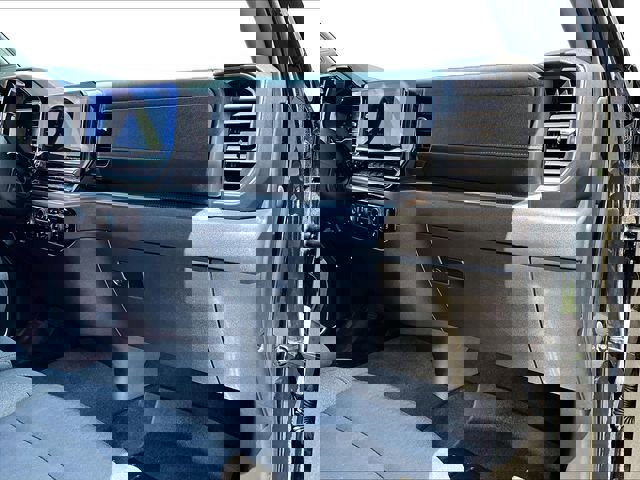 Used 2022 Chevrolet Silverado 1500 RST AWD/4WD image 13